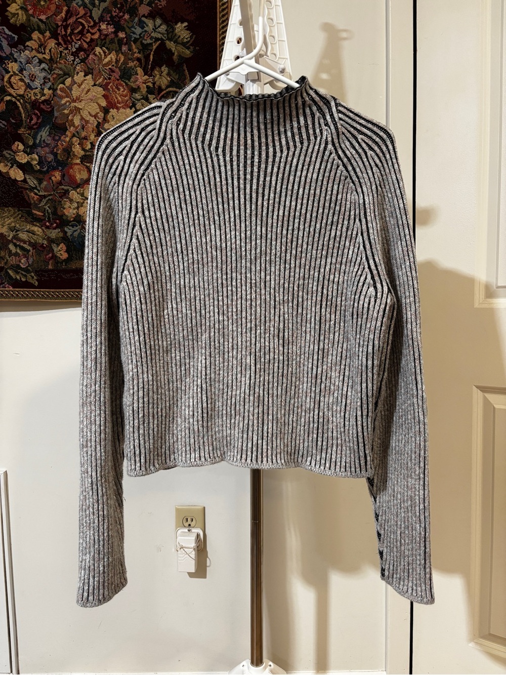 Lululemon Size 10 Ribbed Mock Neck Sweater Merino Wool Cashmere Gray Black
